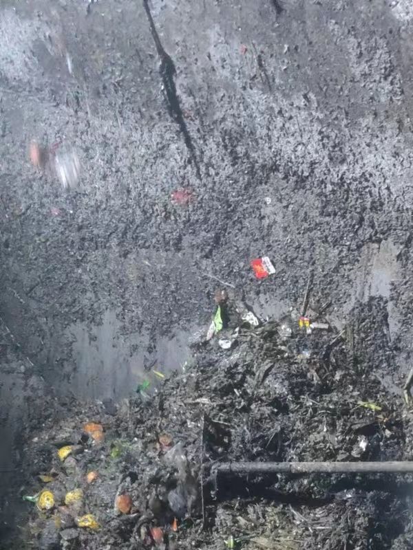 沙河口污水池清理